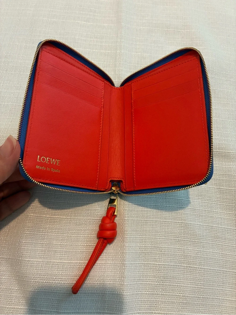 Loewe compact zip